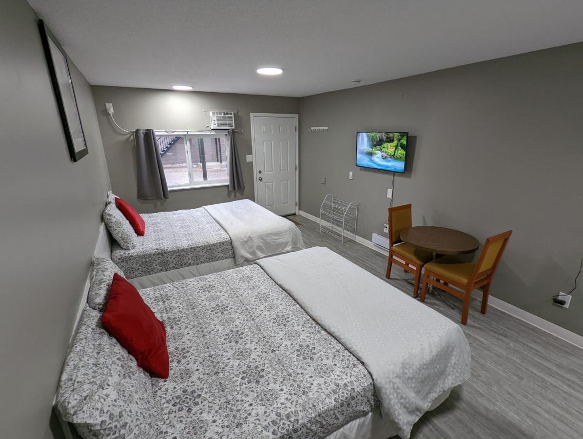 مدسين هات Riverside Motel المظهر الخارجي الصورة