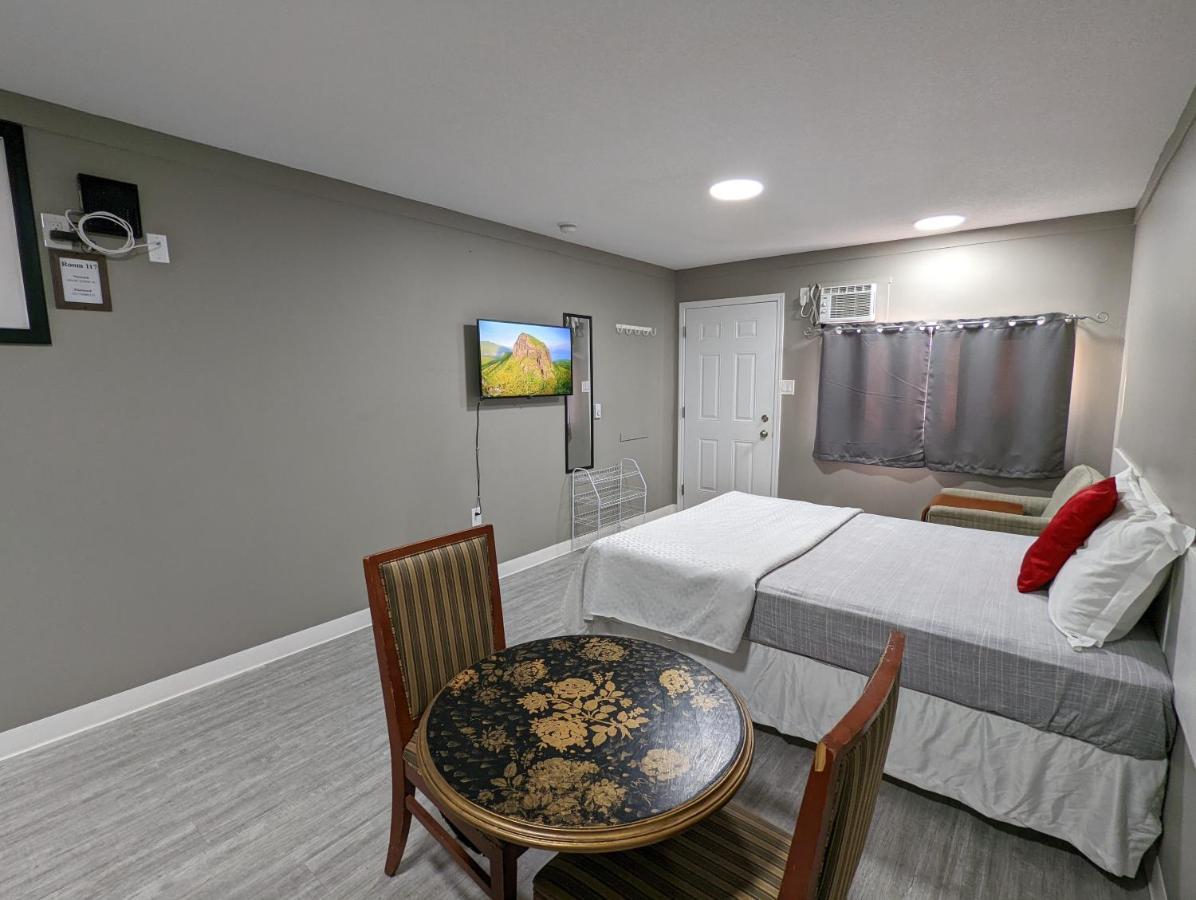 مدسين هات Riverside Motel المظهر الخارجي الصورة