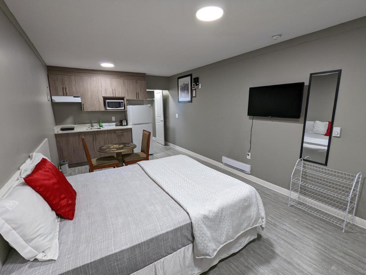 مدسين هات Riverside Motel المظهر الخارجي الصورة
