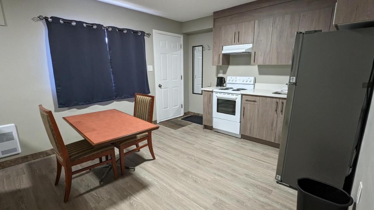مدسين هات Riverside Motel المظهر الخارجي الصورة