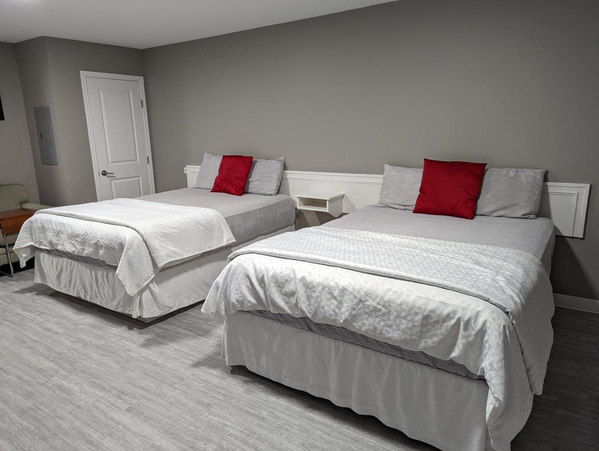 مدسين هات Riverside Motel المظهر الخارجي الصورة