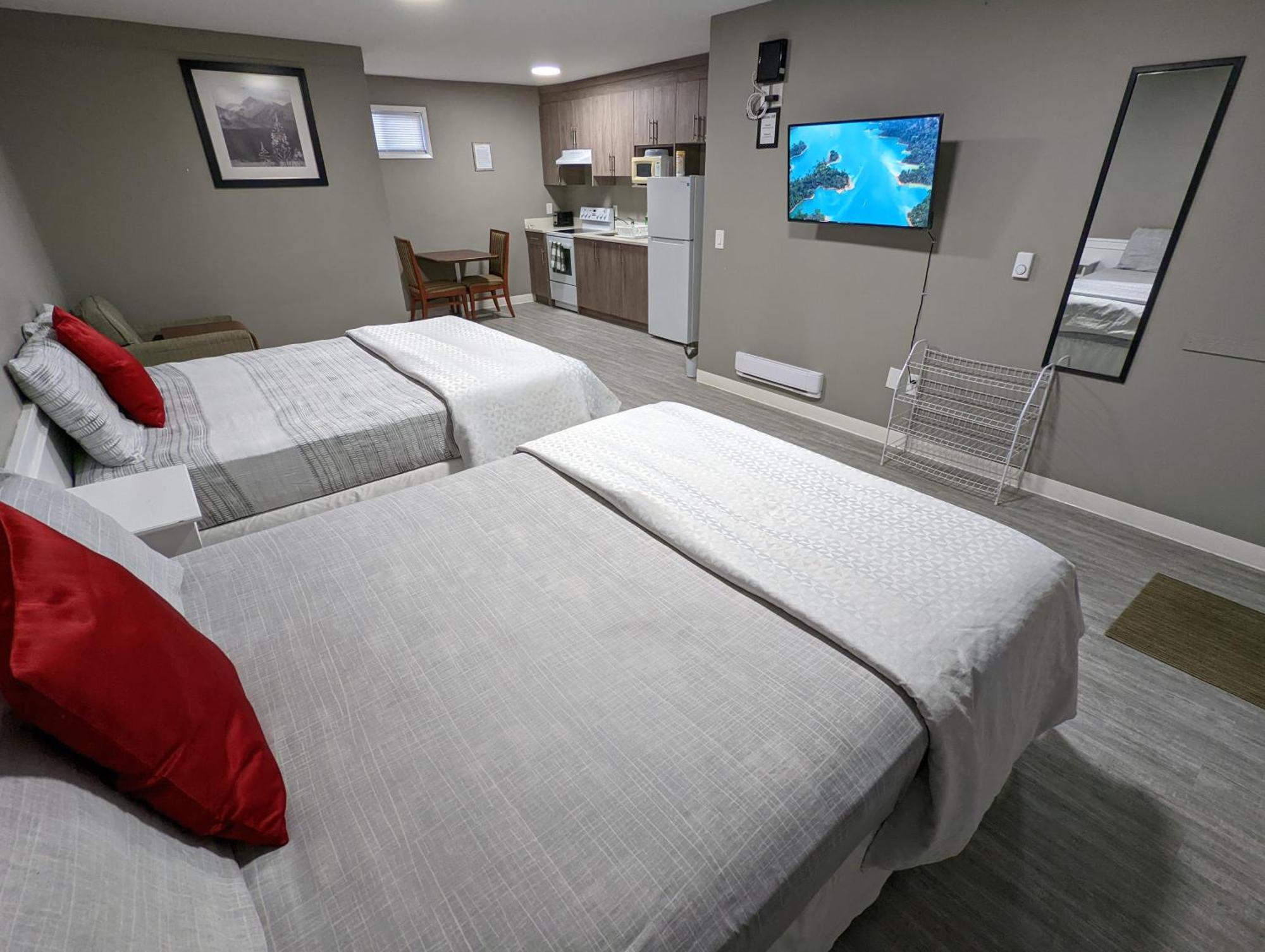 مدسين هات Riverside Motel المظهر الخارجي الصورة